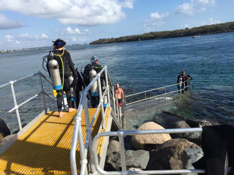 Diving the Seaway - Entering the water